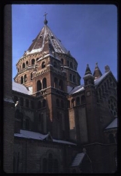 Église en brique (Budapest ?)