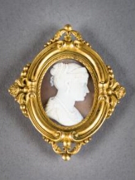 Camée monté en médaillon représentant Joséphine de profil