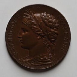 Médaille frappée à l'occasion de "L'Assemblée Nationale 4-13 août 1884"