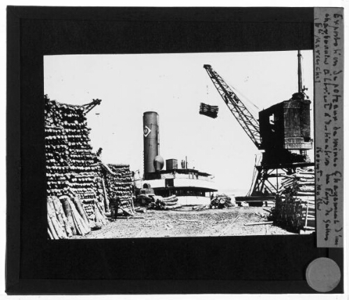 Exportation des poteaux de mines. Chargement d’un charbonnier à Lorient à destination du Pays de Galles (Sté Marenche)